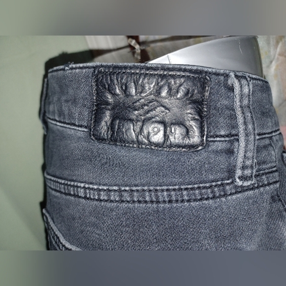 A Joseph Abboud Slim Fit Black Jeans - Picture 2 of 14